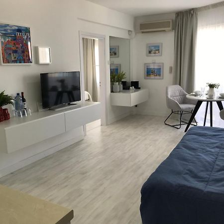 Sea View Holiday Apartment Larnaca Buitenkant foto