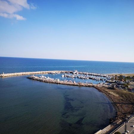 Sea View Holiday Apartment Larnaca Buitenkant foto