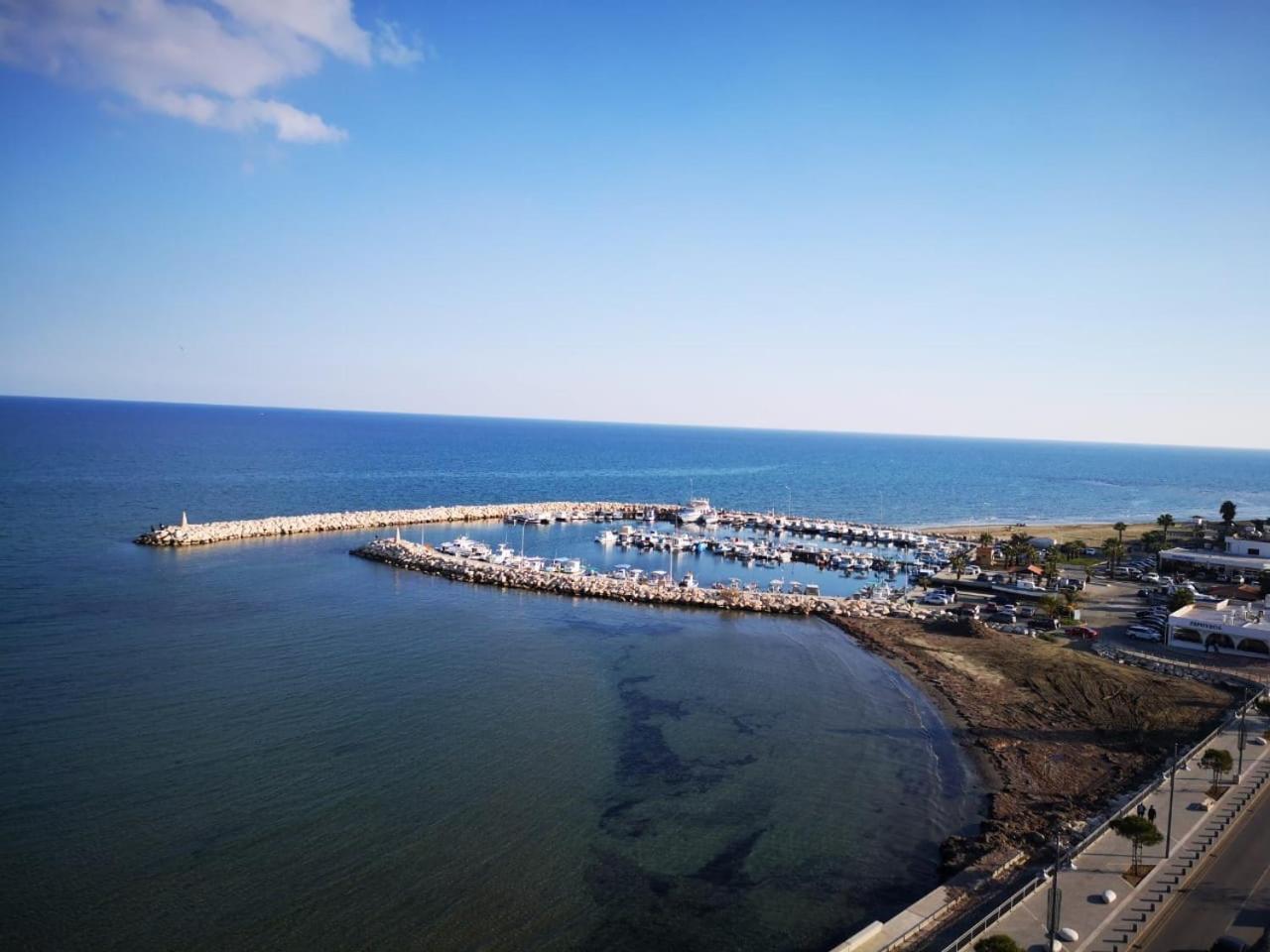 Sea View Holiday Apartment Larnaca Buitenkant foto