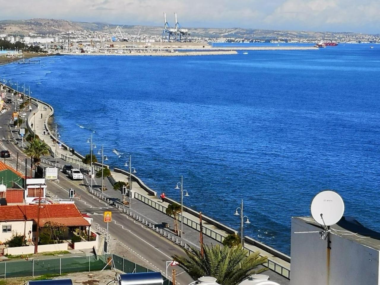 Sea View Holiday Apartment Larnaca Buitenkant foto